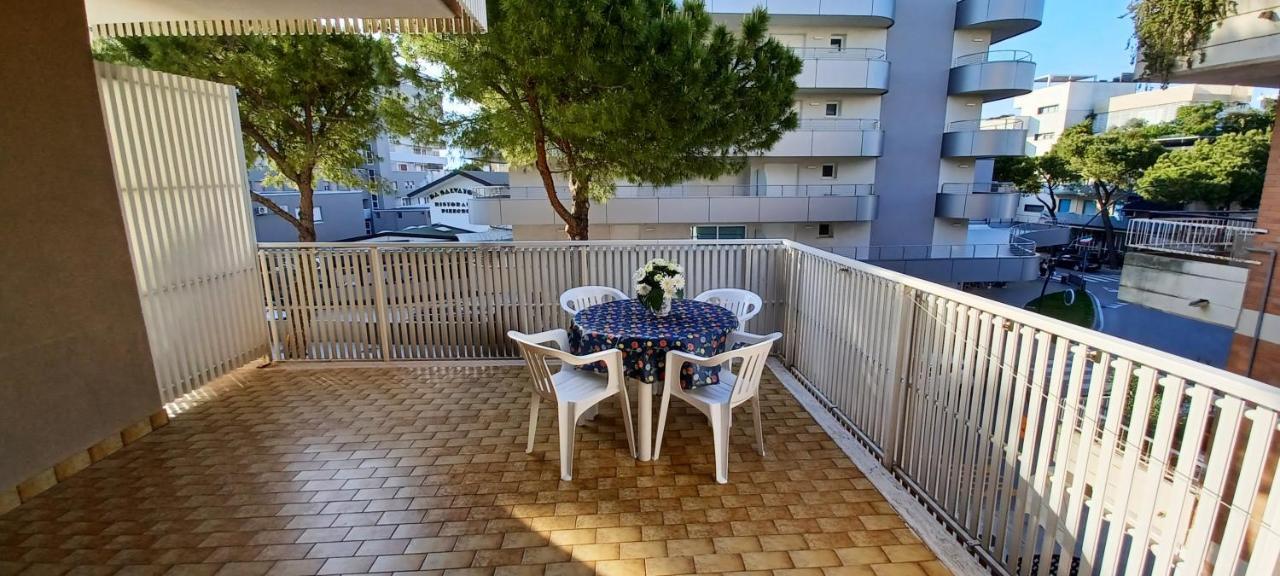 Casa Bivi - Apartments With 1 And 2 Bedrooms - Click Here For More Availabilities Lignano Sabbiadoro Ngoại thất bức ảnh