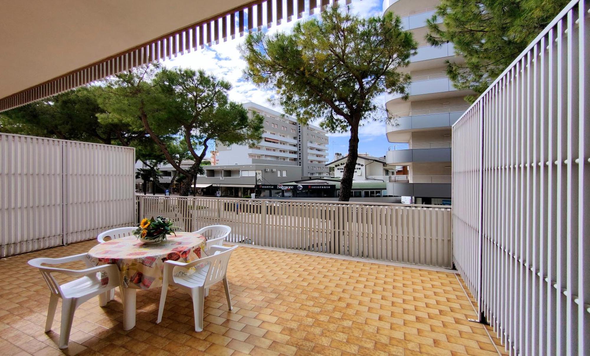 Casa Bivi - Apartments With 1 And 2 Bedrooms - Click Here For More Availabilities Lignano Sabbiadoro Ngoại thất bức ảnh
