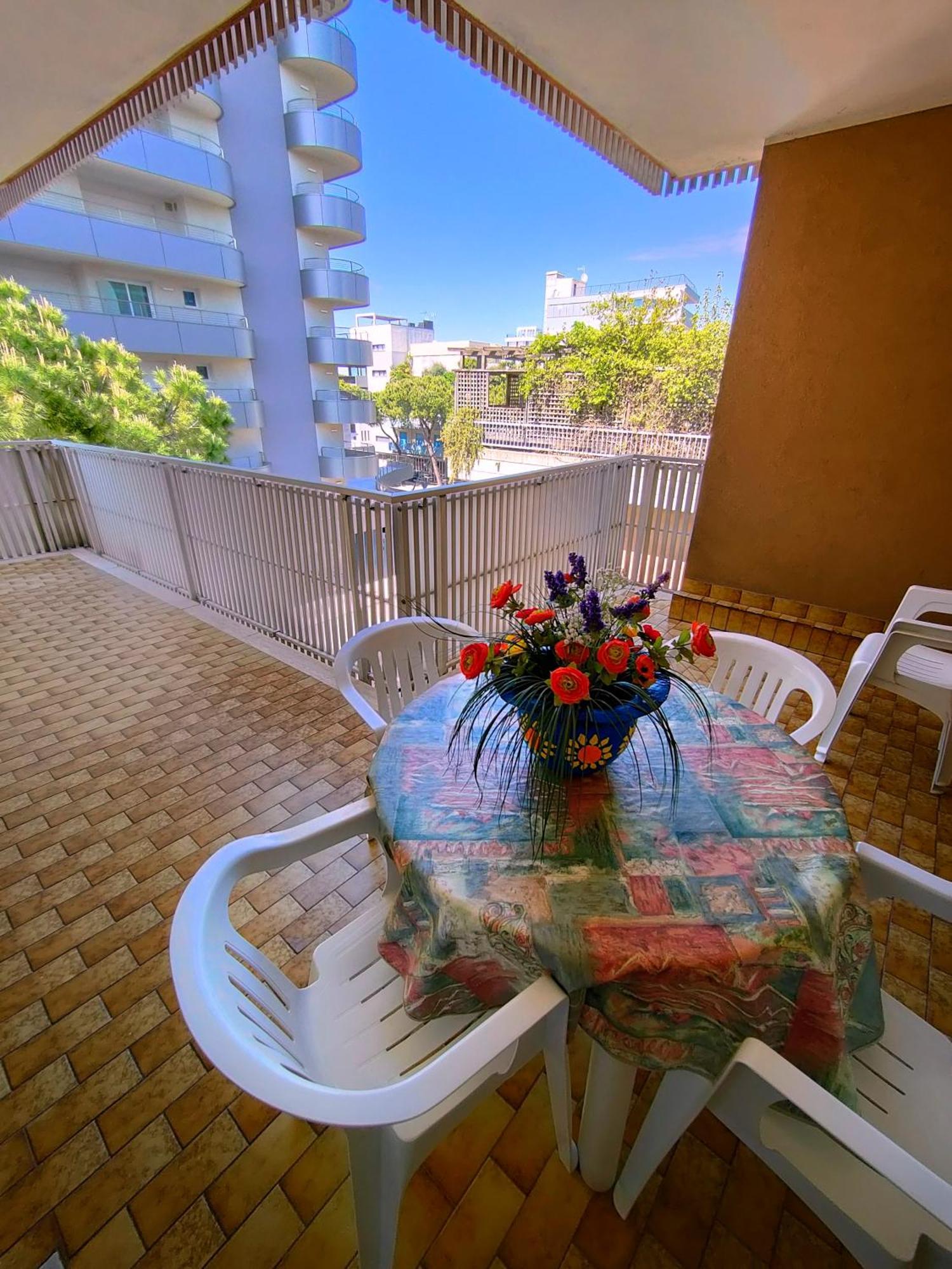 Casa Bivi - Apartments With 1 And 2 Bedrooms - Click Here For More Availabilities Lignano Sabbiadoro Ngoại thất bức ảnh