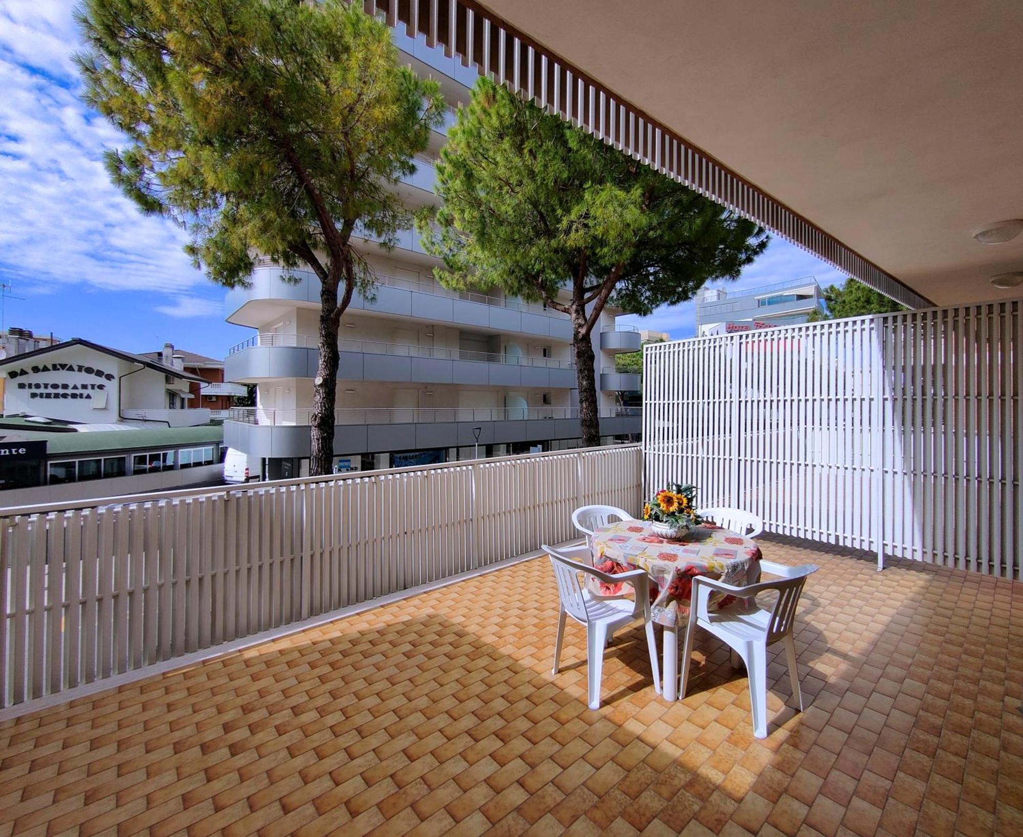 Casa Bivi - Apartments With 1 And 2 Bedrooms - Click Here For More Availabilities Lignano Sabbiadoro Ngoại thất bức ảnh